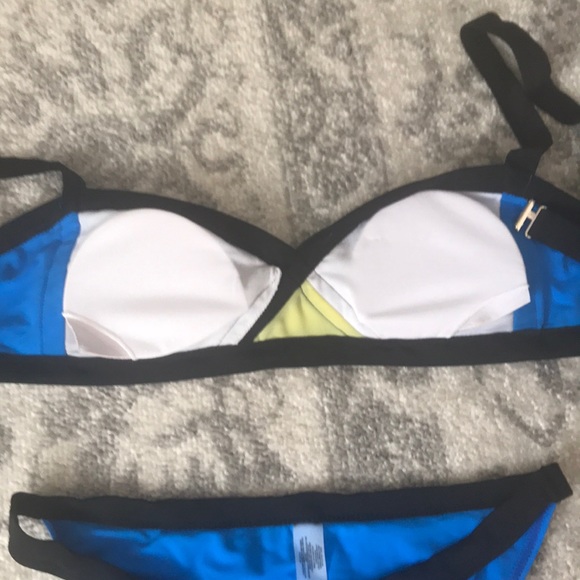 Swimsuit - Picture 3 of 5